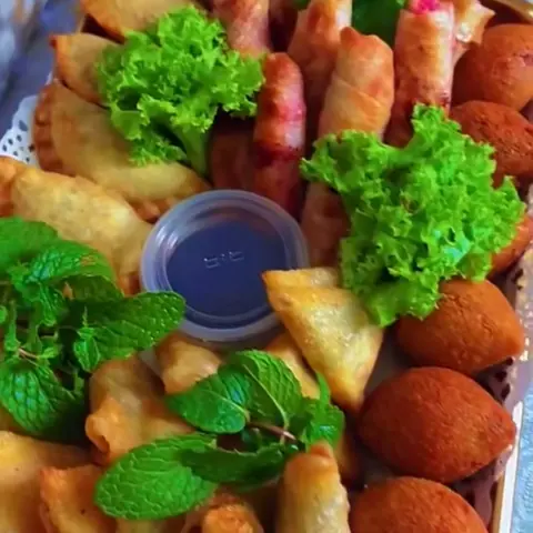 صحن مقالي سمبوسه كبه سبرنج رول