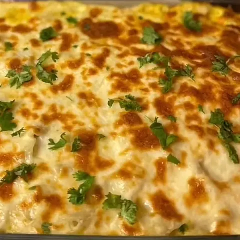 مكرونه بشميل حسب الطلب بحشوة الدجاج او الحم