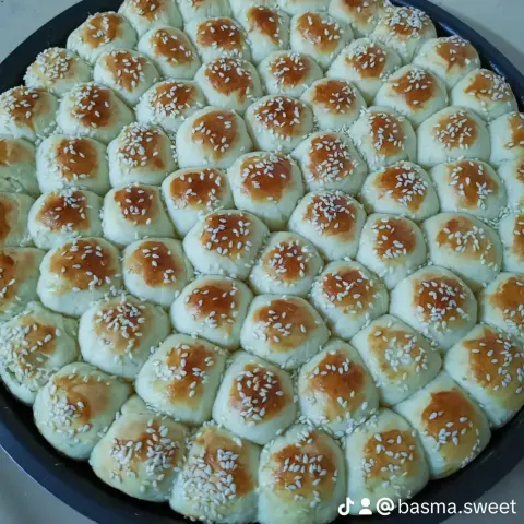 خلية نحل بالشيرة او الحليب المحلى