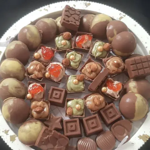 شكلاته دبي الحشوات حسب الطلب