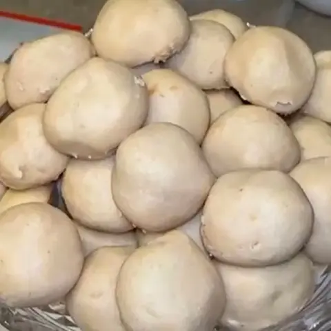 غريبه لوز العلبة بــ ٤٥ ﷼