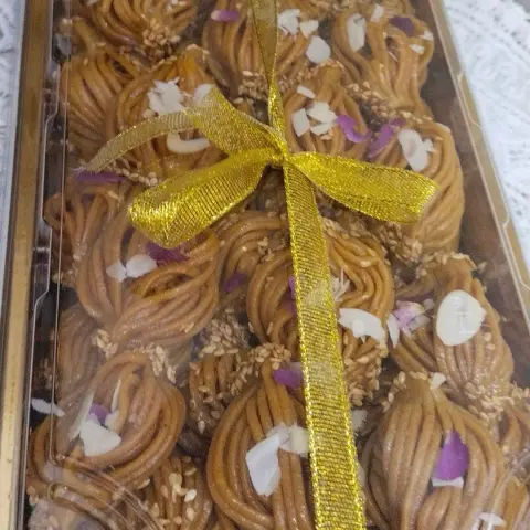 عزيزة