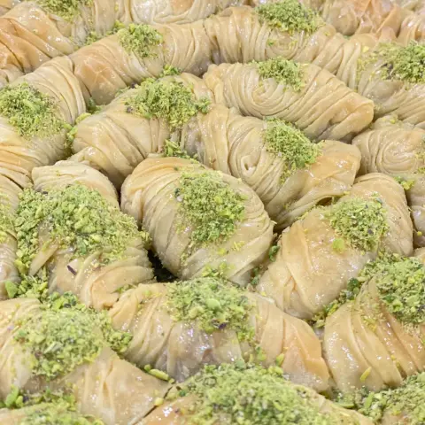 بقلاوة تركيه بالسمنه البلديه الاصليه بحشوة الجوز الراهيه الطعم الاصيل ولا الذ