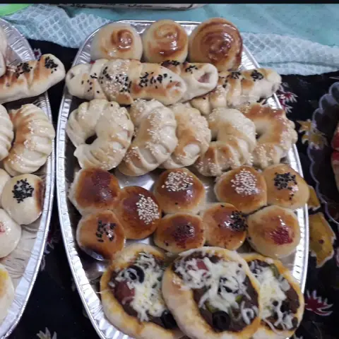 فطائر ، صحن مشكل كبير ٣٥ ريال صحن مشكل صغير ٢٥ ريال