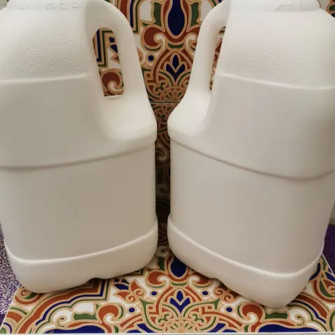 لبن ماعز بلزبدة طازج