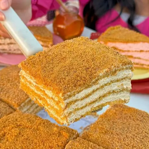 كيكه العسل الروسيه (كوفي)