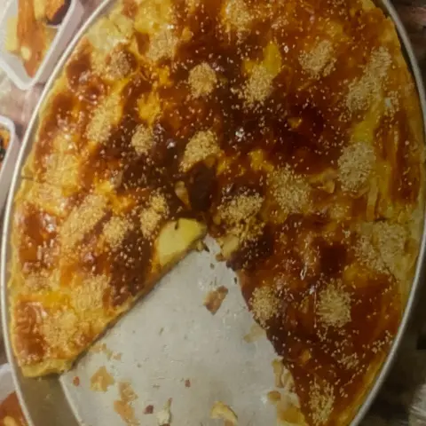 بنت الصحن بالعسل و محشية جبن