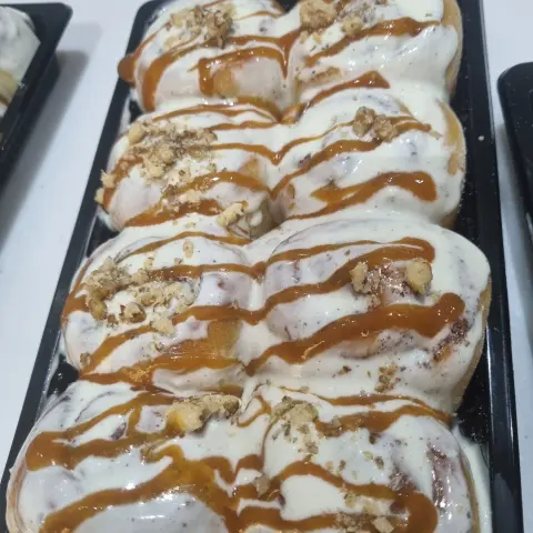 ميني سينابون بالكارميل والجوز