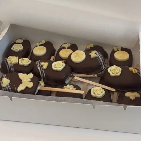 كيك بوبس ايس كريم 12 قطعه