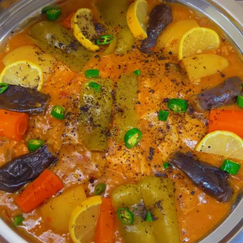 مرقوق بالحم والخضار