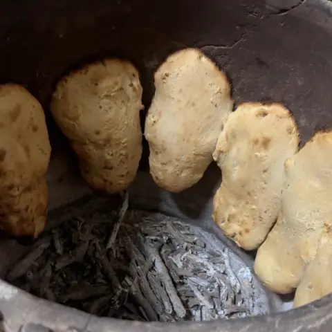 خبز ميفا علي الجمر