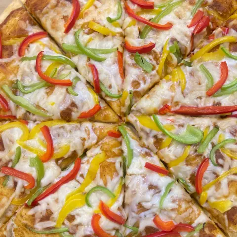 بيتزا الموزريلا والخضار😋