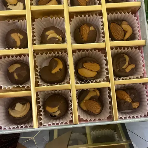 شكلاتة بلجيكي ومكسرات
