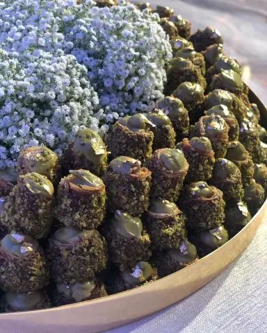 تشرفنا بضيافة إحد العوائل الكريمه في الرياض #chocolates #chocolate #sauditrends #saudiarabia #saudiweddings #saudistyle #flowers #riyadh #riyadhseasons #dammam #khobar #jeddah