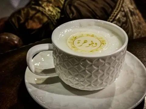 مع شراب الكاسترد