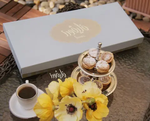 ( قهوةٌ ساخنة و قطعةُ تارت ) تشعرك بالدفء ☕️
