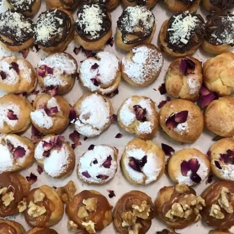 Please place your orders a day in prior via what’s app, on the number provided in our bio. الرجاء الطلب قبل موعد الاستلام بيوم عن طريق الواتس اب من خلال رقم التواصل المسجل في البايو.
