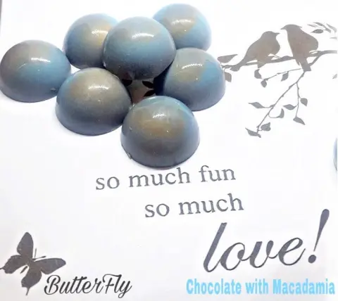 شوكلاتة بحشوة المكاديميا ‏ Chocolate with Macadamia #الرياض#شوكولاتة#فاخره#مناسبات#حلويات#حفلات#تقديمات#مشكل#نكهات#مواليد#زواج#مشروعي#مشاريع الرياض#منتجات محليه#favors#party#chocolate #نكهات#مذاق#افكار#قهوه#