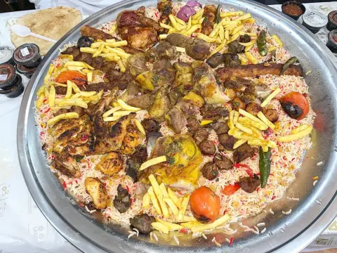طبق مشكل مشاوي وخروف مشوي ومدفون وشوايه - • • • • • • • • • • • • • #تصويري #foodie #السعودية #الكويت #مصر #travel #الشارقه #عجمان #kuwait #عمان #dubai #yummy #جدة #دبي #القاهرة #الامارات #love #beautiful #eat #الدمام #healthyfood #fun #البحرين #girl #الرياض food #kuwait #bahrain