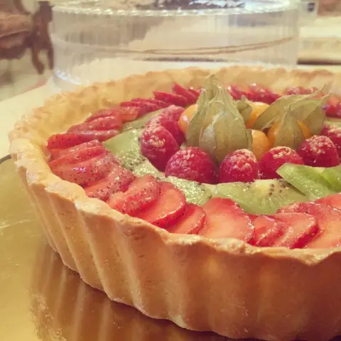 #baking#bake#bakery#fruit#dessert#tart#instafood#kitchen#recipe#foodie#foodporn#sweetlover#foodlover#yummy#lalunepastry#fruittart