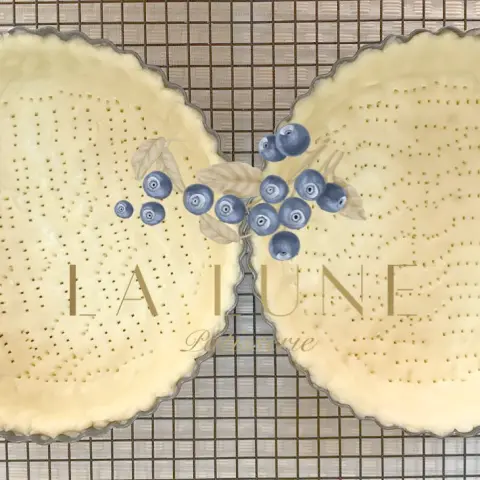 . #baking#bake#bakery#fruit#dessert#tart#instafood#kitchen#recipe#foodie#foodporn#sweetlover#foodlover#yummy#lalunepastry#lemontart