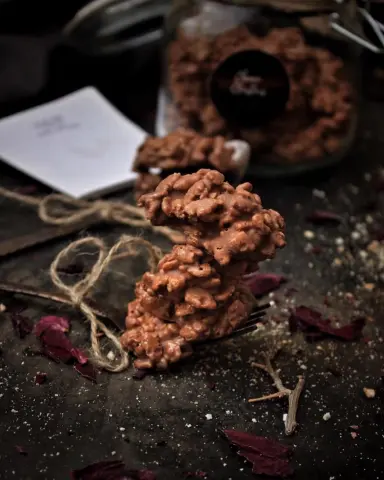 قطع تشوكو كلستيرز الكرنشي ✨