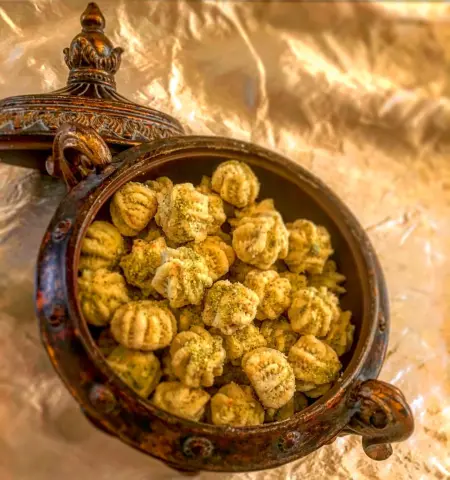 #معمولاتي#معمول#حلى#سويت#سويتات#حلى_قهوه#ضيافه#ضيافتي#تقديمات#معمول_هش#كعك#معمول_العيد#ضيافتنا#تقديمات#معمول_لذيذ#معمول_نقش#معمول_فستق#تمريه#معمول_تمر#معمول_هش
