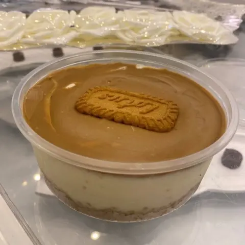 شيز كيك لوتس ومارس وسنكرز جلاكسي والله لذيذذذذ يوميا يطيررر بطل #شيز_كيك