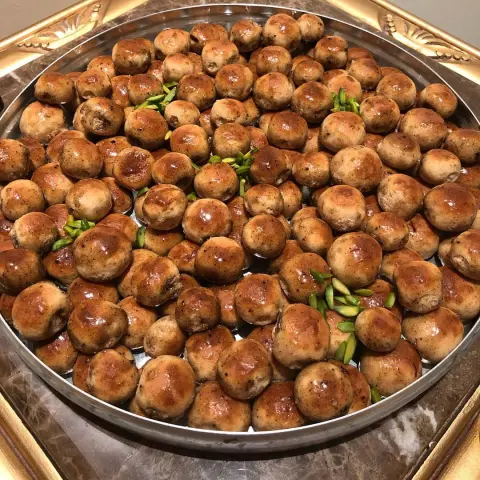 ميني كليجا بالدبس والليمون الطعم ماشاء الله تبارك الله والتجربة خير برهان#ميني_كليجا_مع_الصوص #ميني_كليجا #تقديمات #رمضان_2019 #طبخات