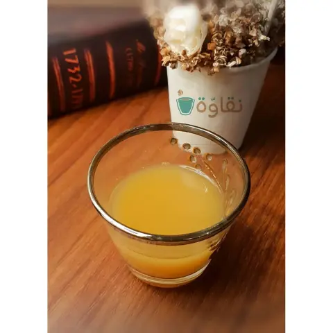 لا تعامل الناس بالمثل فتصبح مثيلاً لهم .. بل عاملهم بطيب اصلك وان لم يستحقوا ..