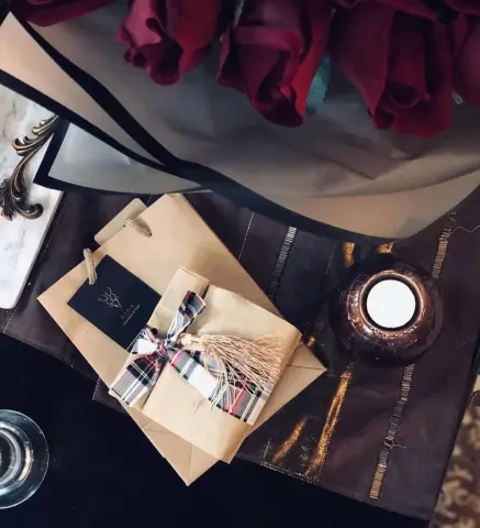 - مساء الخير ♥️ - علبة ميني بـ 35 ريال || رائعة جدًا لإهداء الأصدقاء والطلاب .. - - - النص كيلو مشكل 4 نهكات || بـ 75 ريال - - الكيلو مشكل 4 نكهات || بـ 145 ريال - - التوصيل || 30 ريال جميع الاحياء - حي الشفاء || 15 ريال فقط - - توصيل عميلتي الرائعة ♥️
