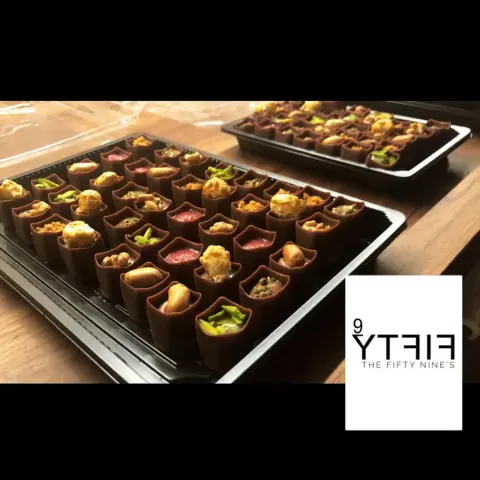 نصنع مزيجاً من الشوكلاتة المتناغمه مع نكهات فريدة ✨.