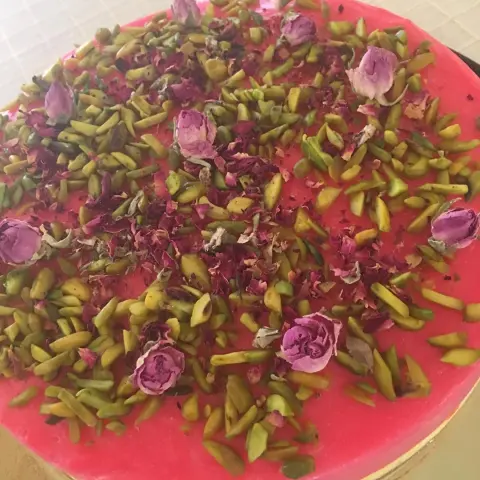 طلبية العيد تشيز الورد والزعفران