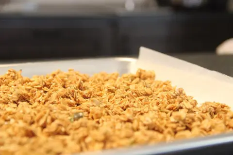 جرانولا الفول السوداني بالسمسم #جرانولا #granola
