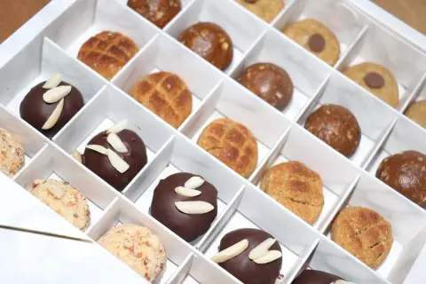 Healthy Sweets Box☕️ بوكس مكس ٢٥قطعه