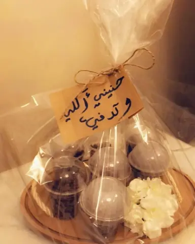 حنيني . وعوافي على صاحبتها ...❤ . #سويت_زيزفون #شوكلت #حنيني #اكلات_شعبيه #حلويات #متاجر #اسرمنتجه