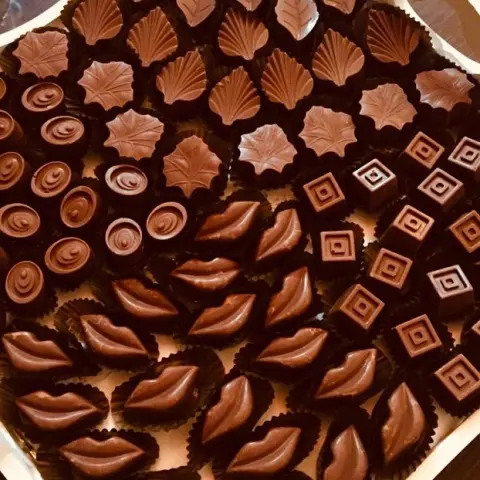 . حلويات رؤى | Roaa Chocolate