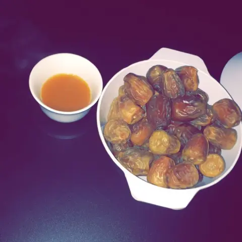 ماتحلى القهوة الا مع سكري القصيم