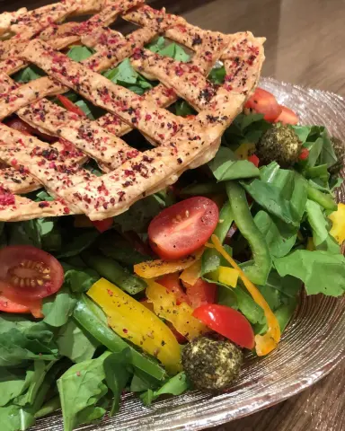 طعم مميز لذائقة أنيقة #سلطة #سلطات #تشيز سلاد
