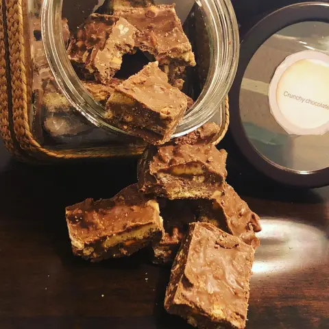 وصول كميه جديده من Crunchy Chocolate لمحل حقاق وحلى وتين