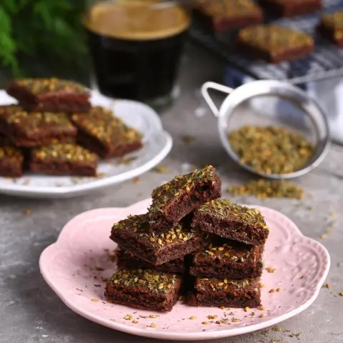 للبراونيز لذة مختلفه مين ما جرب نكهة الزعتر اللذيذة؟
