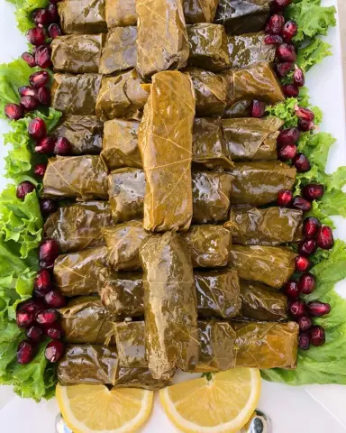 حبيب الملاين ألذ ورق عنب ممكن تذوقه جربوه مره و رايح تدمنونه #سلطة #مقبلات #ورق_عنب #سوشي #يمي #ناطع #طلب #لذيذ #تقديمات #عشاء #غداء #خفايف #الرياض #مميز_ولذيذ #حلا #جمعة_مباركة