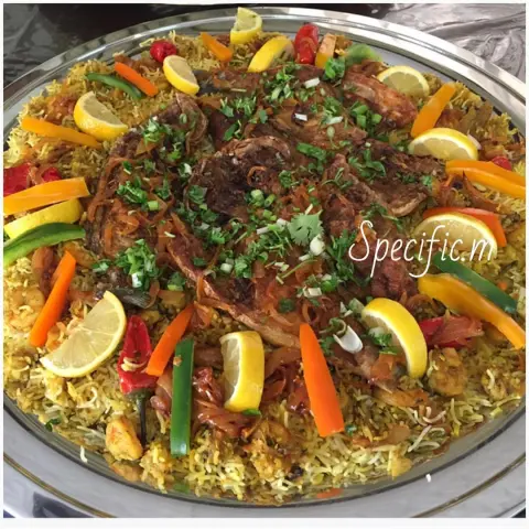 رز بالسمك والروبيان ✨ . . . للطلب والتواصل : #طلبات #مناسبات #ضيافه #بوفيهات #رز #سمك #روبيان #تقديمات_ضيافه