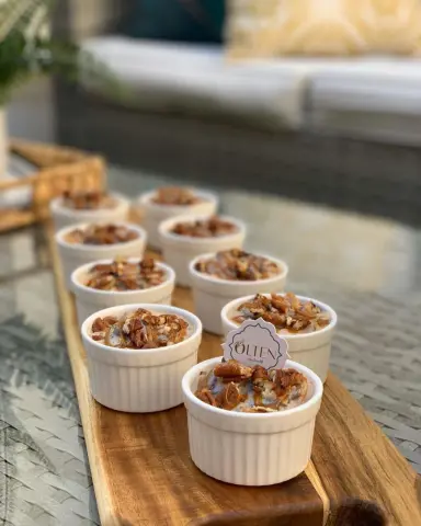 ميني بودينق البسكويت بالتمر والبيكان ✨