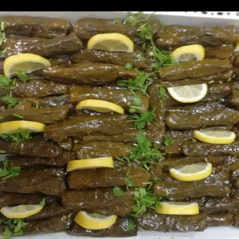 . الذ من كذا مااافيه ( الطلب قبلها بيومين ) .