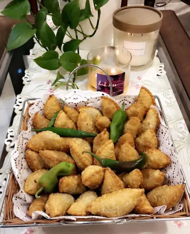 . سمبوسة البف المقرمشه ( الطلب قبلها بيومين)