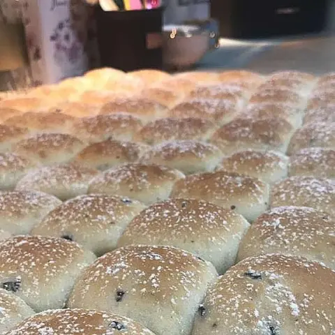 سندوتشات خبز الزيتون (مجموعة الشاورما) جبن حلوم جبن تشيدر بالزيتون الحار خضار مشويه شاورما فلافل بوكس يحتوي على30 قطعه = 160 ريال للطلب قبل 24 ساعه . . سندوتشات خبز الزيتون (مجموعة البافلو) حمسة الباذنجان بدبس الرمان حمسة المشروم بالجبن تونا سبايسي بصوص التارتار دجاج بافلو ساندوتش نوره(جبنة جودا) بوكس يحتوي على 30 قطعه ب 180ريال للطلب قبل 24 ساعه واتساب فقط #سرمخبزي
