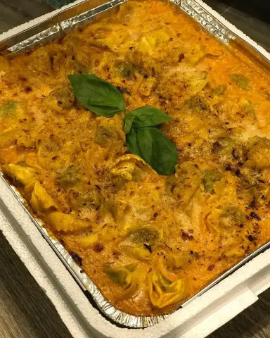 شيلز باستا محشوة بالفطر و الجمبري بكريمة الزعفران✨ . #باستا #مكرونه #شيلز #فطر #جمبري #زعفران #ايطالي #مطبخ #شيف_سعودية #كازا_لاميتا #مقبلات #سلطات #حلويات #توصيل #الرياض