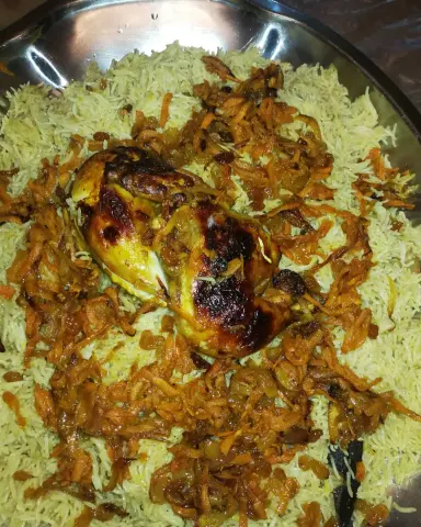 ع الواتس الحجز