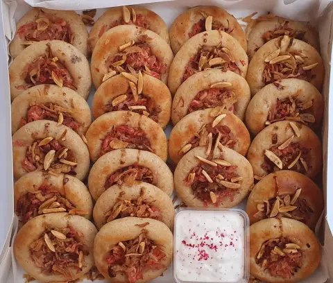 فطاير مسخن جديدنا ✨ فطاير مسخن بدقيق البُّر ٢٤ حبة ب٧٠ ريال #فطاير #buttercup